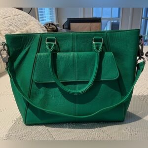 Jewell Thirty One Diamond District Kelly Green Handbag, EUC, with 3 Pockets